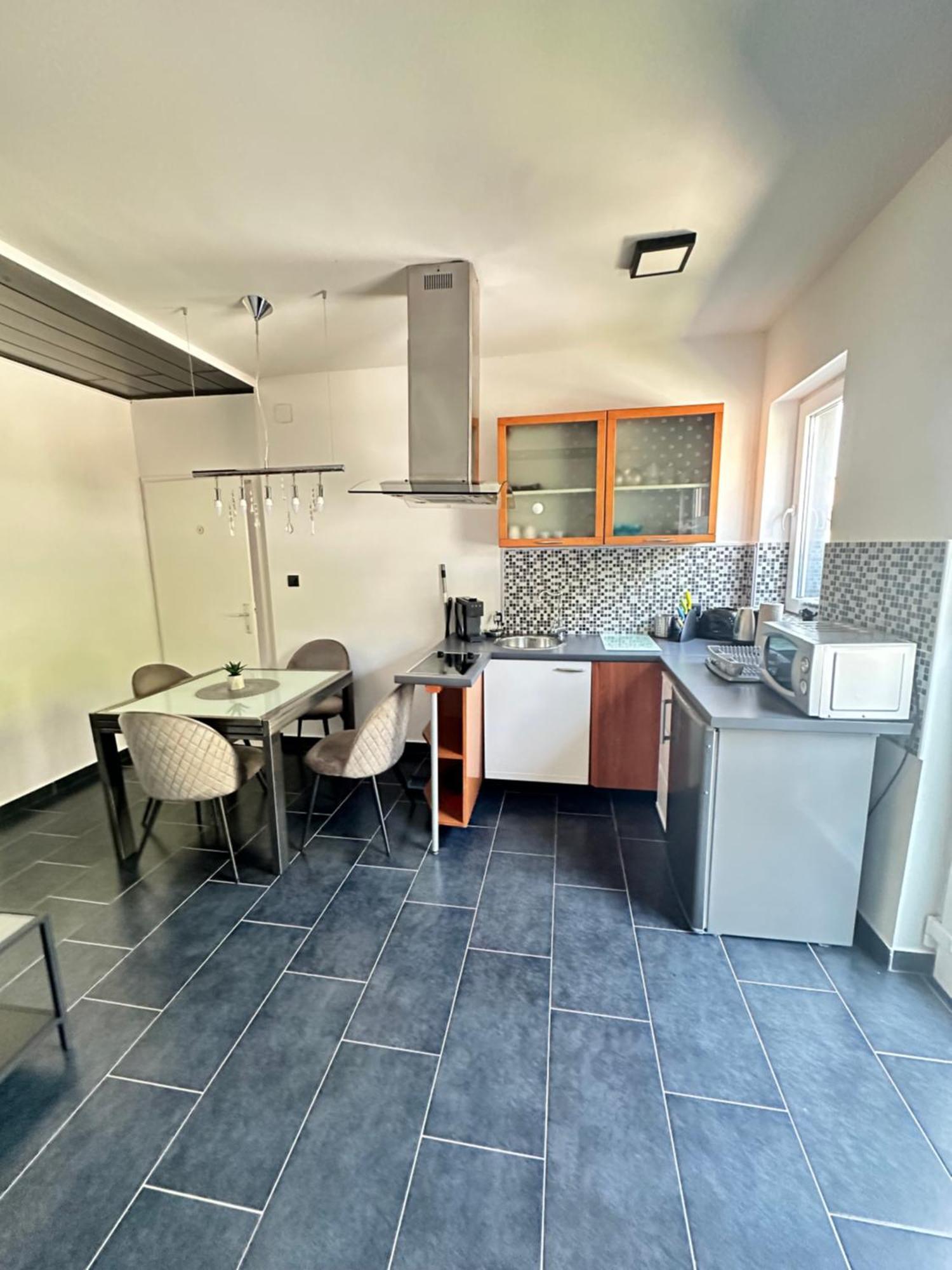 Apartmani Vernissage بيوغْغاد نا موغو المظهر الخارجي الصورة